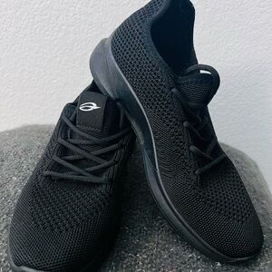Black Knit Lace Up Lightweight Breathable Women's 7.5 Men’s 6 Athletic Sneakers